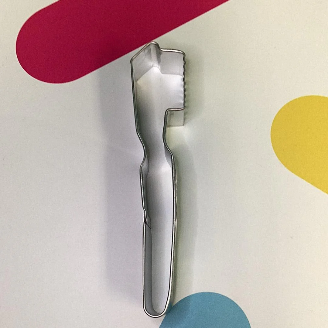 Cookie Cutter Tooth Brush 5" - Image 3